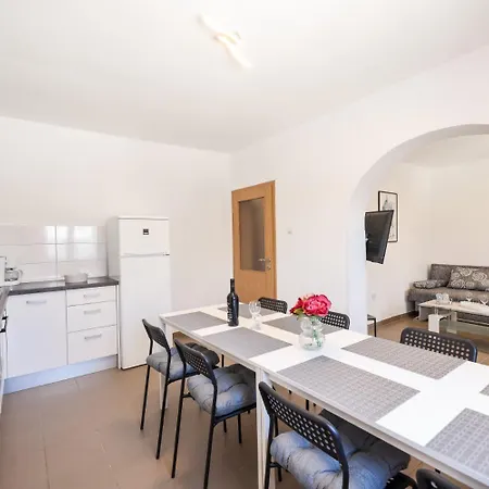 Ivanac Apartamento